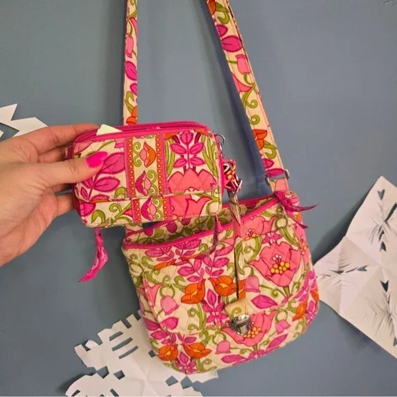 Vera Bradley Vibrant Pink & Orange Floral Quilted Crossbody Purse w/wallet - Picture 6 of 7